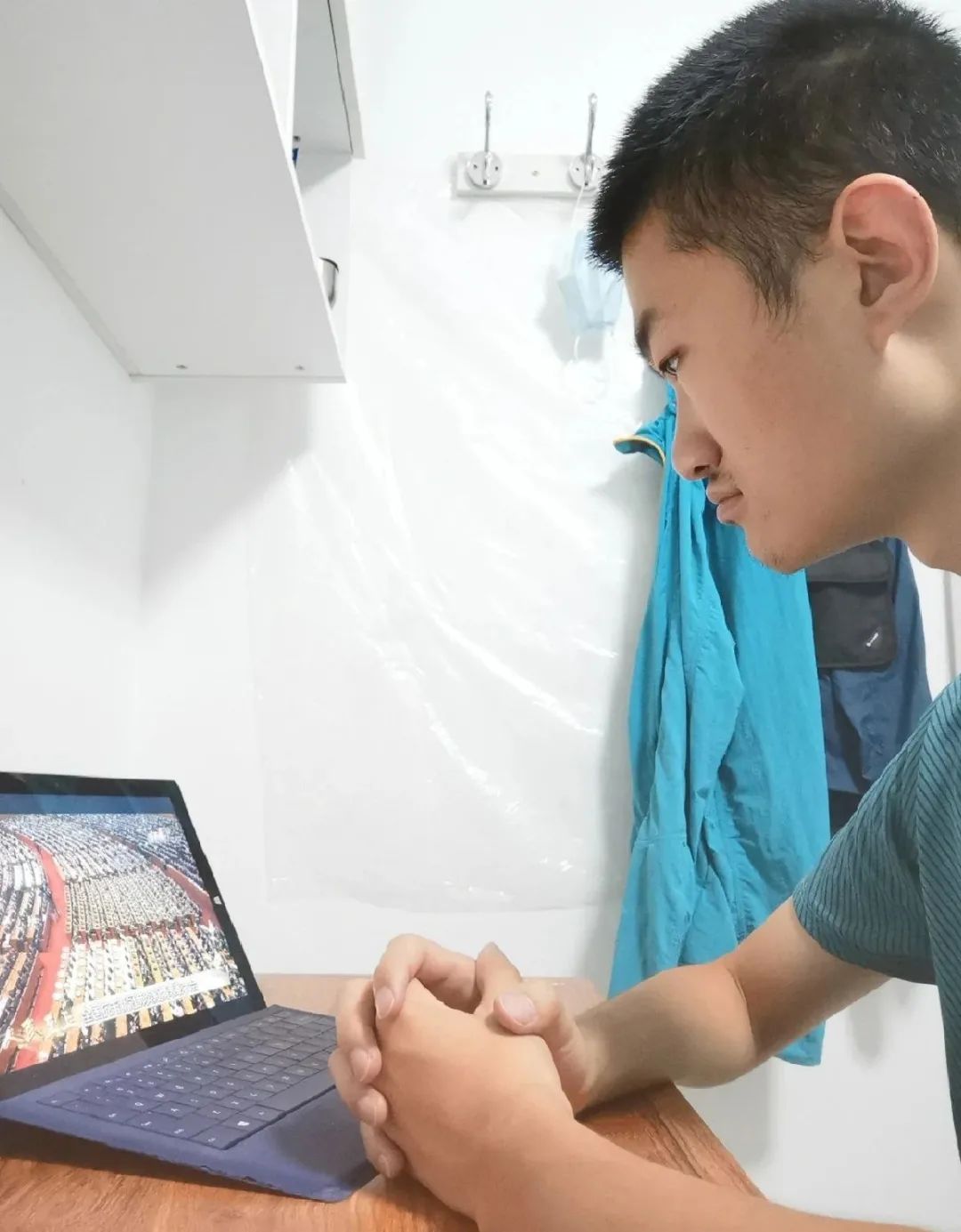 4dce4525417d4a3da8a876d6ba411c19.jpg 4dce4525417d4a3da8a876d6ba411c19.jpg